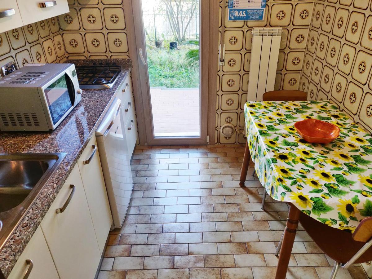 Ferienwohnung Residenza Il Poggio San Bartolomeo Al Mare Exterior foto